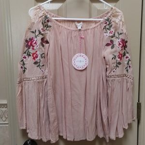 NWT Woman's blouse